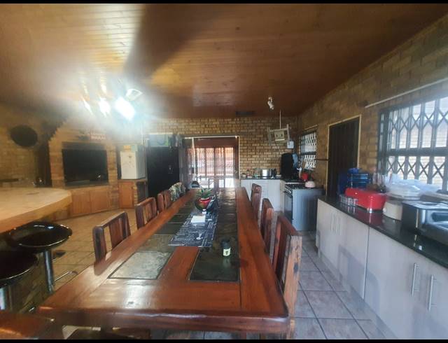 3 BEDROOM HOUSE FOR SALE IN FLORA GARDENS